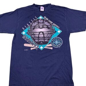 Vintage Seattle Mariners navy and green 1997 t shirt USA size Medium